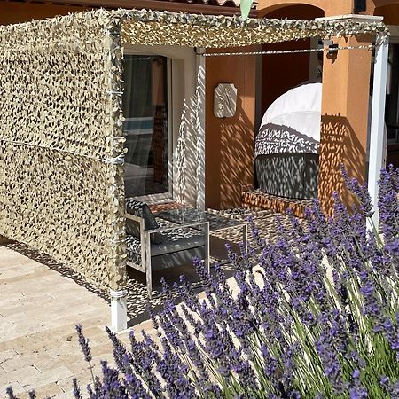 Les Lavandes Bed & Breakfast Alleins Екстериор снимка
