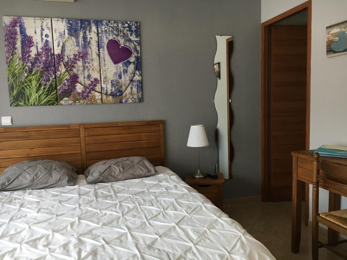Les Lavandes Bed & Breakfast Alleins Екстериор снимка