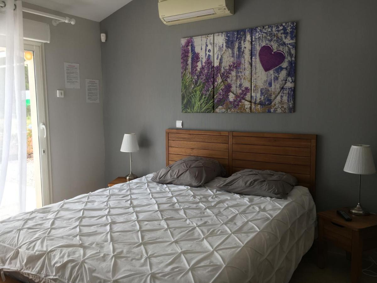 Les Lavandes Bed & Breakfast Alleins Екстериор снимка