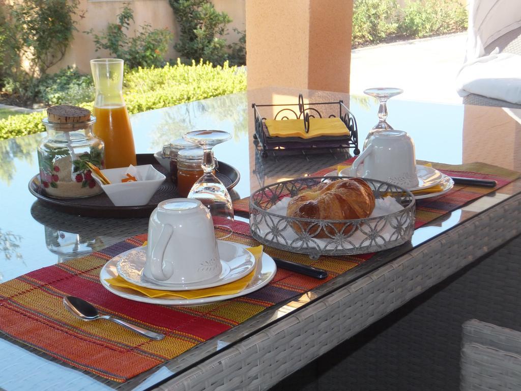 Les Lavandes Bed & Breakfast Alleins Екстериор снимка