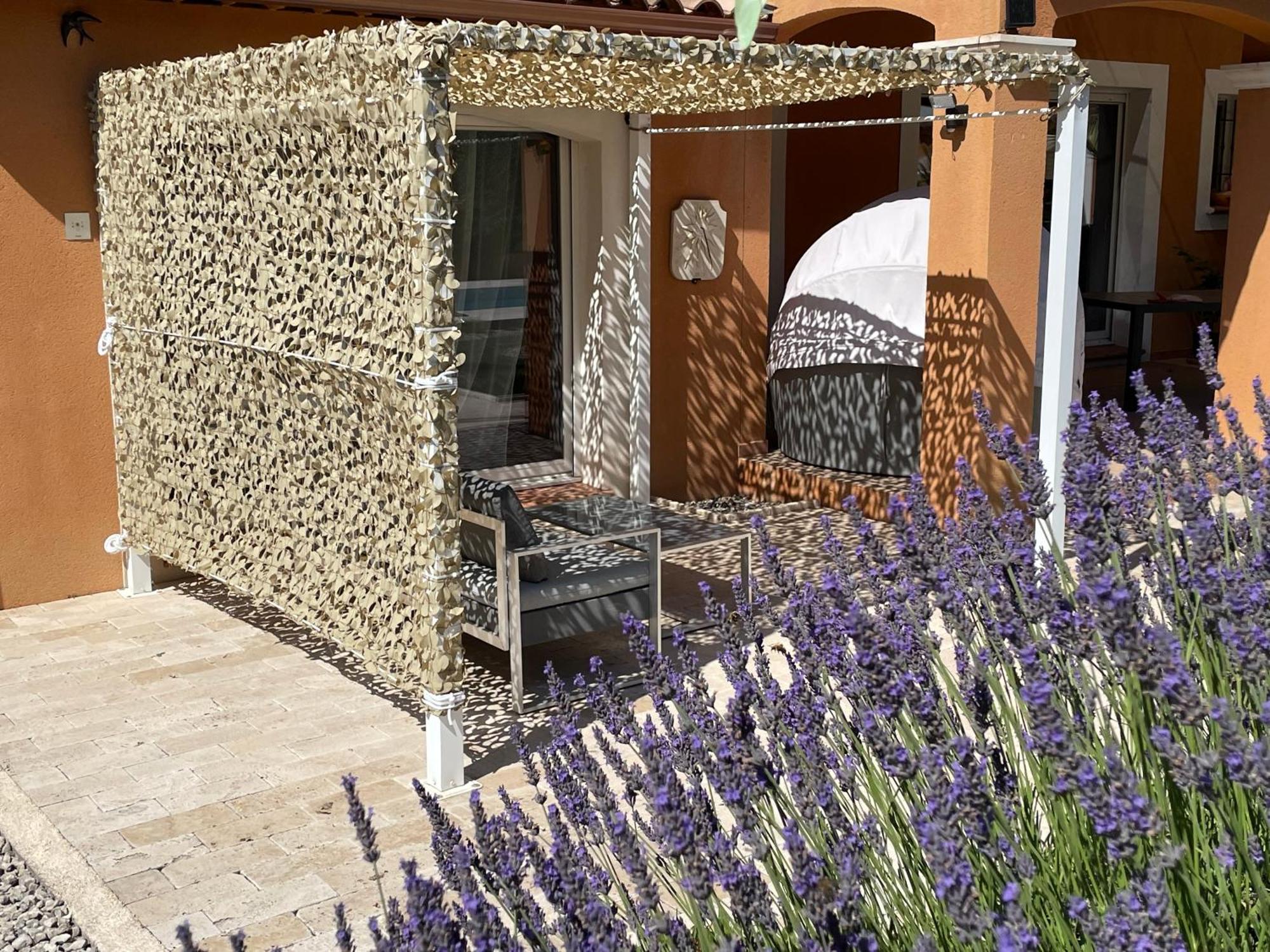 Les Lavandes Bed & Breakfast Alleins Екстериор снимка