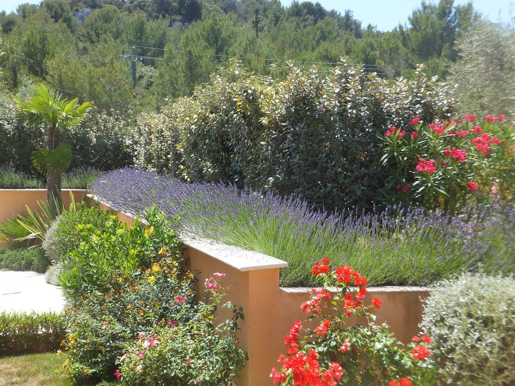 Les Lavandes Bed & Breakfast Alleins Стая снимка